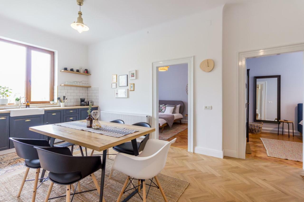 City Chic 3 Bedroom Apartment Клуж-Напока Экстерьер фото