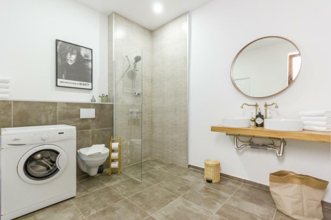 City Chic 3 Bedroom Apartment Клуж-Напока Экстерьер фото
