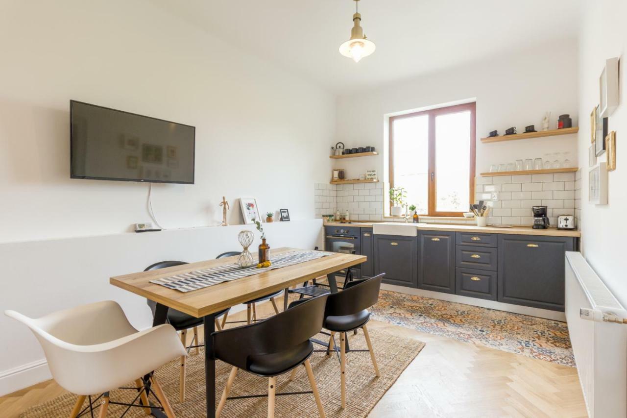 City Chic 3 Bedroom Apartment Клуж-Напока Экстерьер фото