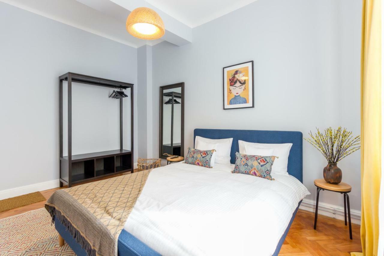 City Chic 3 Bedroom Apartment Клуж-Напока Экстерьер фото