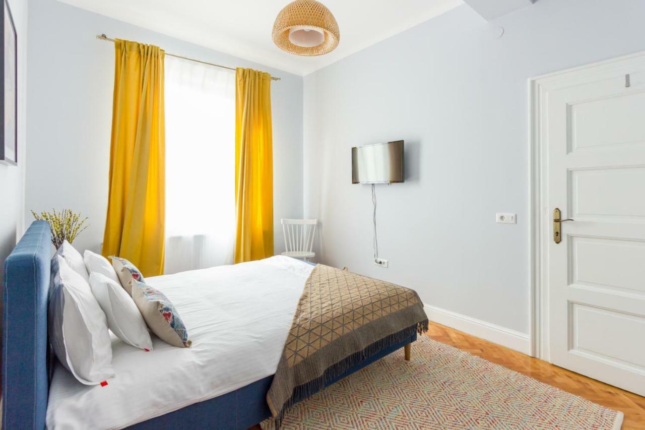 City Chic 3 Bedroom Apartment Клуж-Напока Экстерьер фото